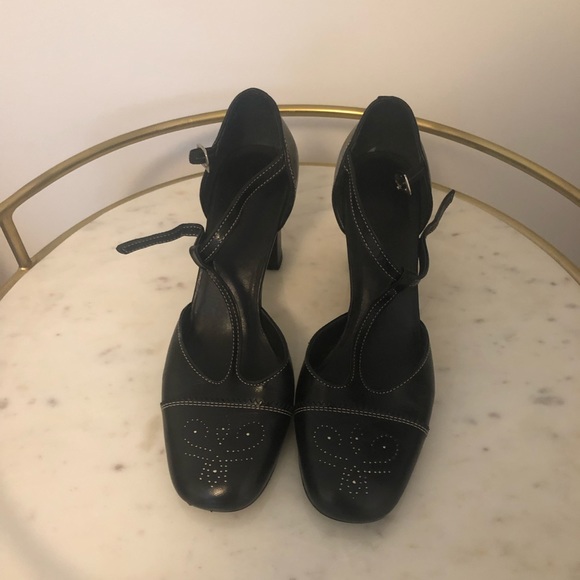 Gianni Bini Shoes - Gianni Bini Black T Strap Heels size 8